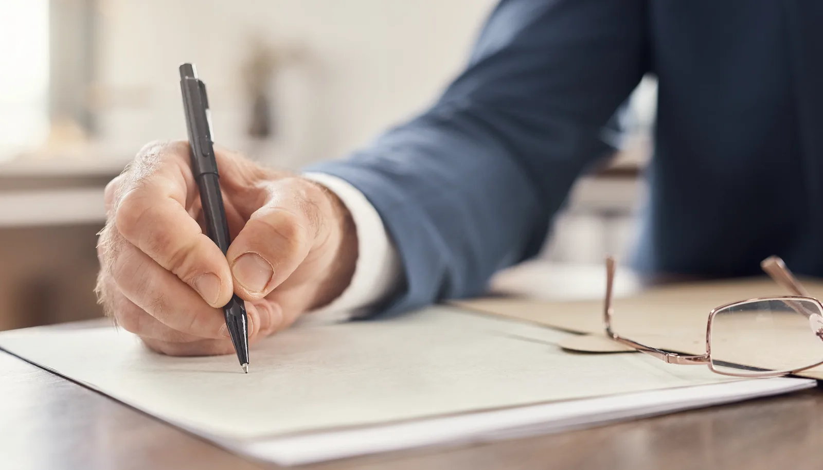 Avocat en droit des affaires